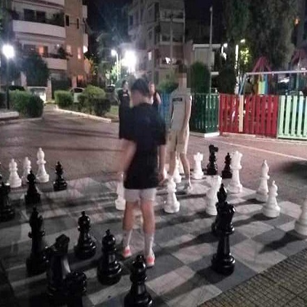 Read more about the article Κατασκευή υπαίθριας σκακιέρας στην Πλατεία Ανεξαρτησίας